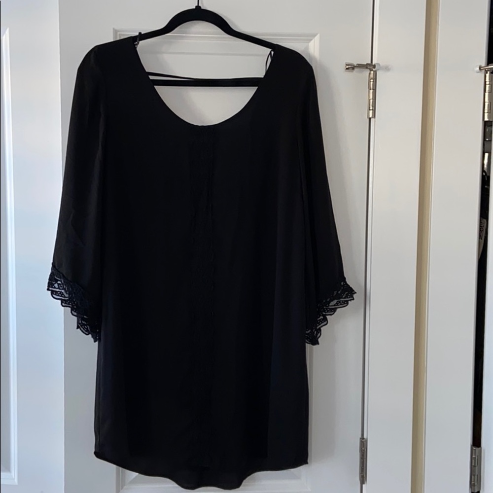 ASTR Lace shift dress